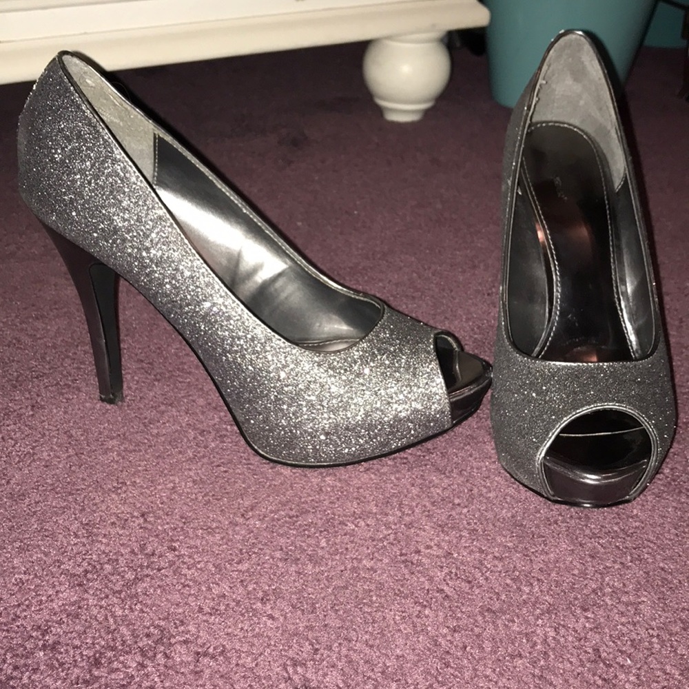 Heels - Picture 1 of 1
